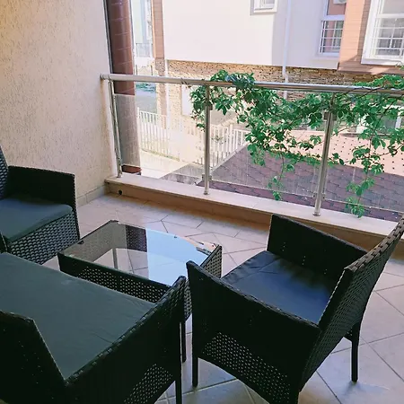شقة Harmani 4 *